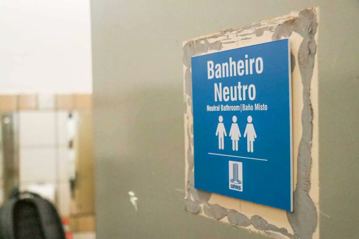 cafefofoqueiro's tweet photo. Alerj aprova projeto sobre banheiros neutros no RJ

Proposta cria espaços específicos para pessoas trans não redesignadas e não binárias,oposição afirma que texto pode gerar segregação. A Fecomércio também questionou a lei. https://t.co/vVoakTJZ5M