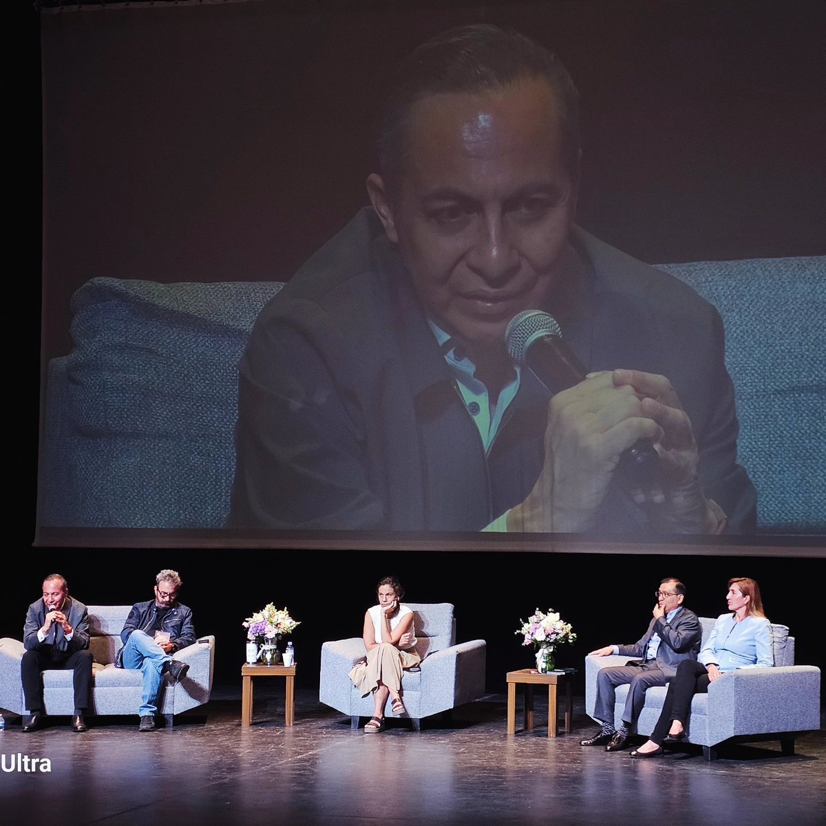ArturoTay's tweet photo. "El cine mexicano siempre va a estar." @SarahHochMex

#yoveoyhagocinemexicano #canacine #cineforum #celaya #máscineporfavor https://t.co/LXVEHjLSit https://t.co/yVRnsJPx42