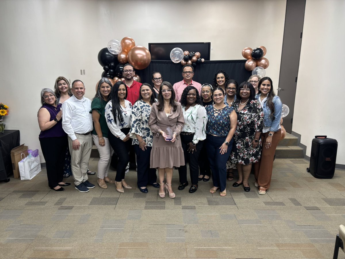 AldineEsl's tweet photo. What an honor to work with these amazing educators.  Thank you for everything. @Aldine_Bil_ESL https://t.co/x6LIQdErYn