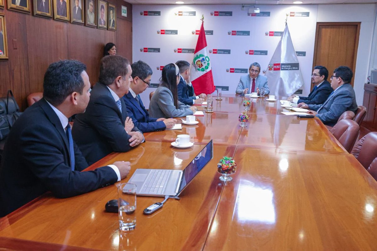 ComcoreTech's tweet photo. Exciting progress in smart energy collaboration! 🇵🇪
On May 25th in Peru, Mr. Chen Fujun, Chairman of Comcore, held a high-level meeting with Mr. Waldir Ayasta, Minister of Energy and Mines of Peru.
https://t.co/8WUsH1KH2J https://t.co/rK5ouRnzrF