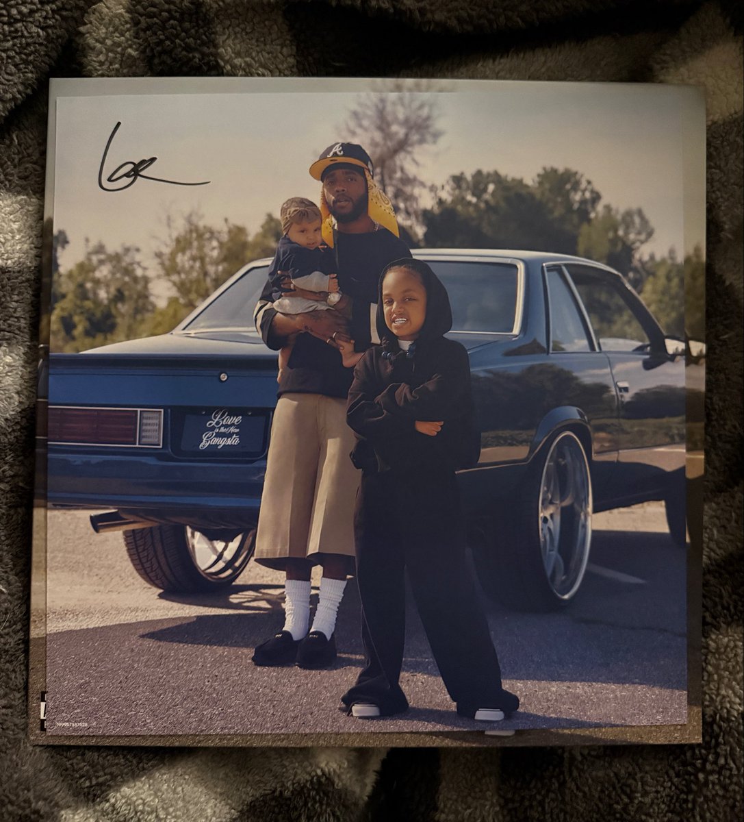 fadedkhalid's tweet photo. Got my signed vinyl🤩 can’t wait to see you in Detroit @6LACK https://t.co/xYsXpveQ1d