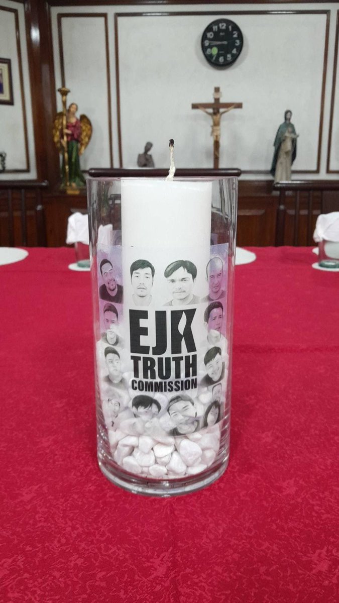 vinceliban's tweet photo. I’m glad that the #EJKTruthCommission is reclaiming the narrative to fight — kailangan nga naman natin #MANLABAN para sa katotohanan, at para ibalik ang dignidad ng mga biktima at kanilang mga pamilya. ✊🏻

#TruthCommission https://t.co/jJTjzljoqU