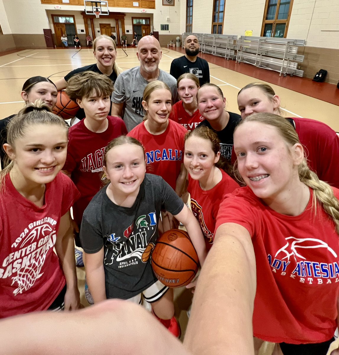 coachbgorman's tweet photo. #ShowcaseBasketball #TrainingDay

In the 🧪 and putting in the 😅💦 💯 
#HardWorkPaysOff #UnSeenHours

@coachbeckett @IGBRRMedia ✍🏼 
@TweetsbyCoachP @PGHAkeem 
@NE2K_Rich @WorldExposureWB 
@CertifiedBball @NE2KHoops 🏀
@ShowcaseMediaCo #basketball https://t.co/vrQy9vRo38