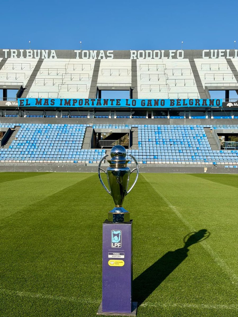 Facu_Priante's tweet photo. #Belgrano | 🏆⭐️ Con ustedes, el primer título de Primera División de Córdoba y de un club indirectamente afiliado a AFA. Histórico lo que consiguió el Club Atlético Belgrano. 

📸 @traposCAB https://t.co/YQHyeP7zDa