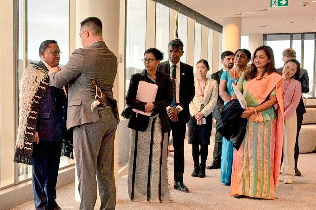 HMVijithaHerath's tweet photo. I was honoured to be the first Sri Lankan Foreign Minister to receive the traditional Maori “Pōwhiri” welcome at the Ministry of Foreign Affairs and Trade of New Zealand this morning, at the start of my official visit to the country. https://t.co/HqfKHFsTnR