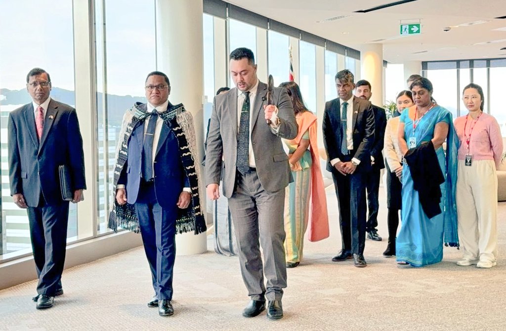 HMVijithaHerath's tweet photo. I was honoured to be the first Sri Lankan Foreign Minister to receive the traditional Maori “Pōwhiri” welcome at the Ministry of Foreign Affairs and Trade of New Zealand this morning, at the start of my official visit to the country. https://t.co/HqfKHFsTnR