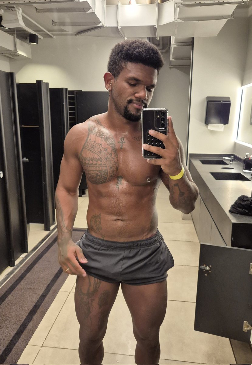 joaomb_barbosa's tweet photo. Bixcoitin basics 
#hotyoga #gym https://t.co/g6yiAu9nLZ