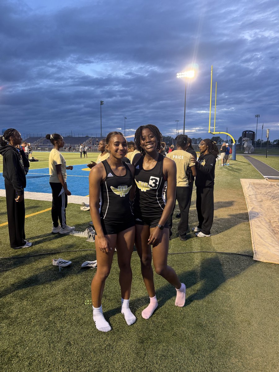 warrencentralSB's tweet photo. CONGRATULATIONS to Gabi Hilliard and Kira Smith for finishing 2nd in Regionals and qualifying for State! …with a new PR 

Kira also qualified for State in the 300m hurdles and was the Regional Champion in high jump!

Happy we made it in time to cheer them on tonight!

@TrackWc https://t.co/mtt8732q6i