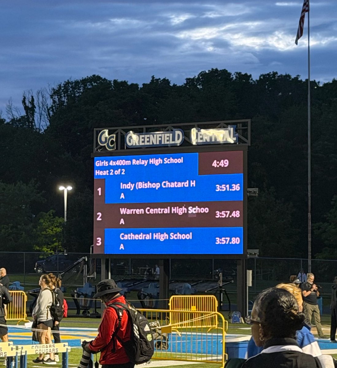 warrencentralSB's tweet photo. CONGRATULATIONS to Gabi Hilliard and Kira Smith for finishing 2nd in Regionals and qualifying for State! …with a new PR 

Kira also qualified for State in the 300m hurdles and was the Regional Champion in high jump!

Happy we made it in time to cheer them on tonight!

@TrackWc https://t.co/mtt8732q6i