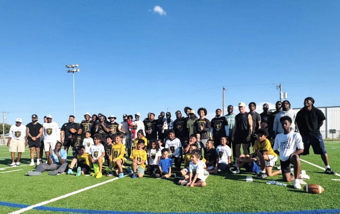 DLeach37's tweet photo. Had a great time at the first-ever @CoFLTCBG Kids Camp this past Sunday! Looking forward to seeing this program continue to grow and positively impact the Midland community. @RBlackshear3 https://t.co/hsmFgaUmMY