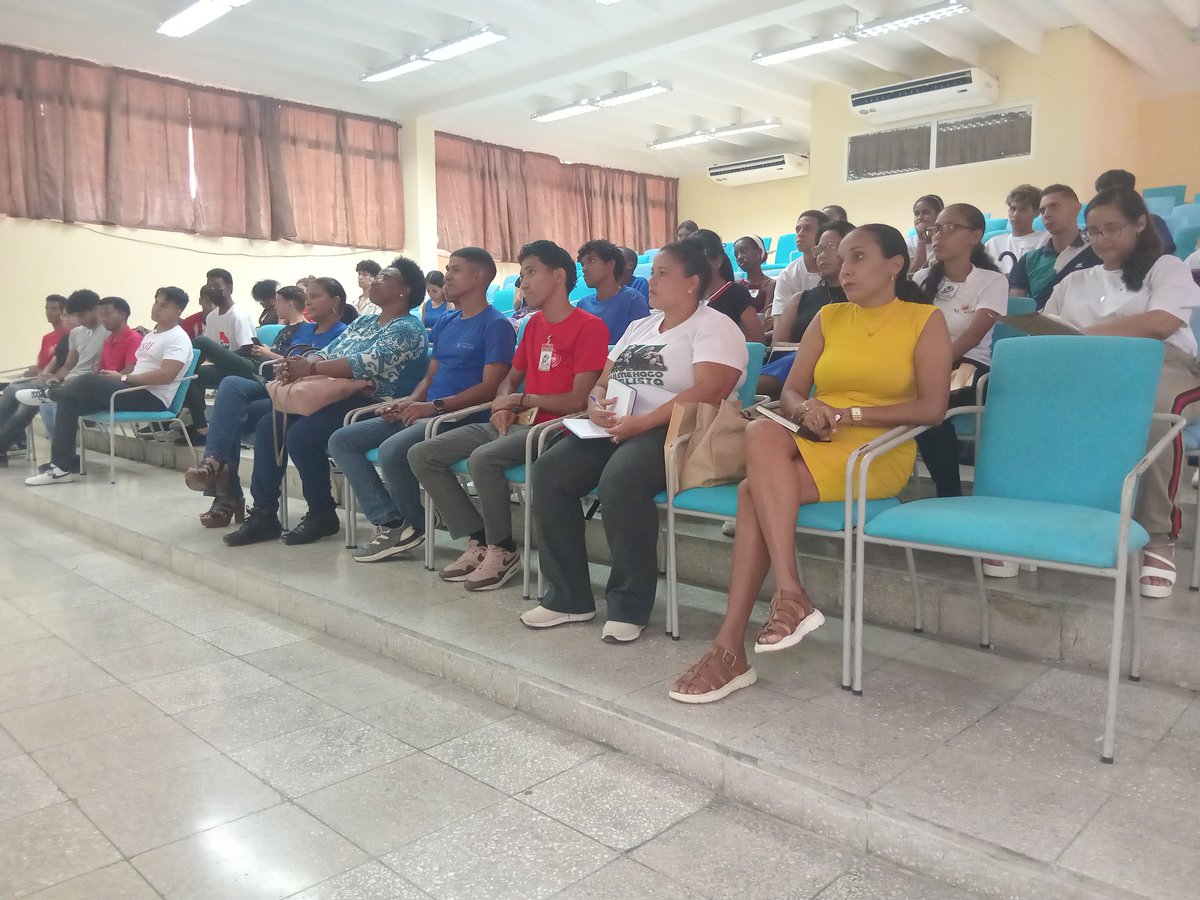 uo_juventud's tweet photo. Inició hoy en la @UOCuba la 1ra Edición del Semimario de Preparación de Dirigentes Juveniles del Alma Mater Oriental, acompañados por @FreiderSantana, @pllody y otros miembros de la universidad.
Un espacio para el crecimiento y aprendizaje de la vanguardia juvenil. https://t.co/1cXj9bAwm0