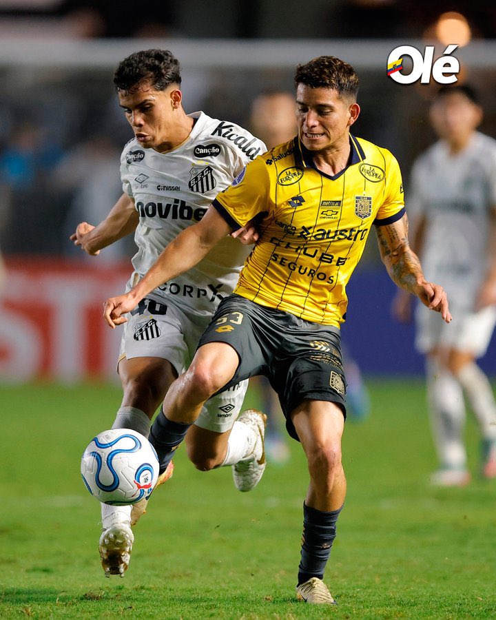 andresmunoza's tweet photo. Entiendo que Conmebol es quien -ilógicamente- decide el color de los uniformes. El rojo en vez del amarillo no generaría ningún conflicto.

Igual, cuando estás volviendo a los años a la escena continental, no puedes tener ni como opción Z un color que no te identifica en nada. https://t.co/ukxx6pyqaN