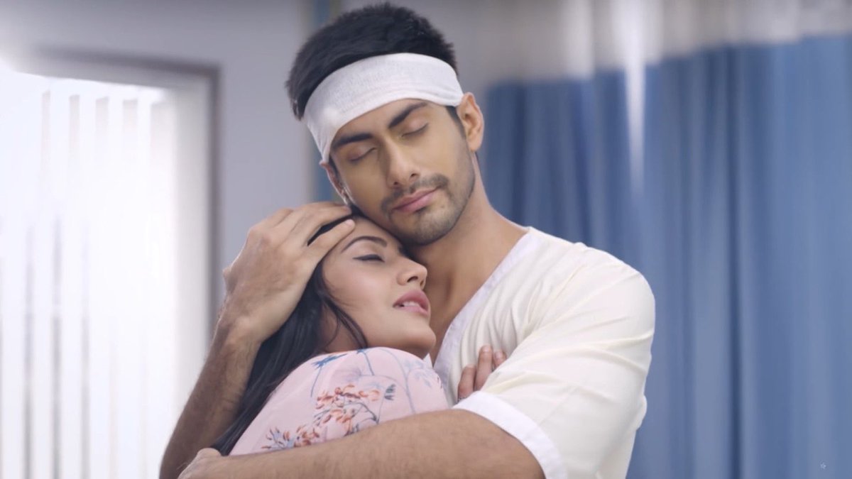 klaroliner123's tweet photo. Both of them are gone case for each of their. Only Ishani is beginning to realise it rn!!!😭❤️❤️
#SidIsha https://t.co/dnjl8rly8B