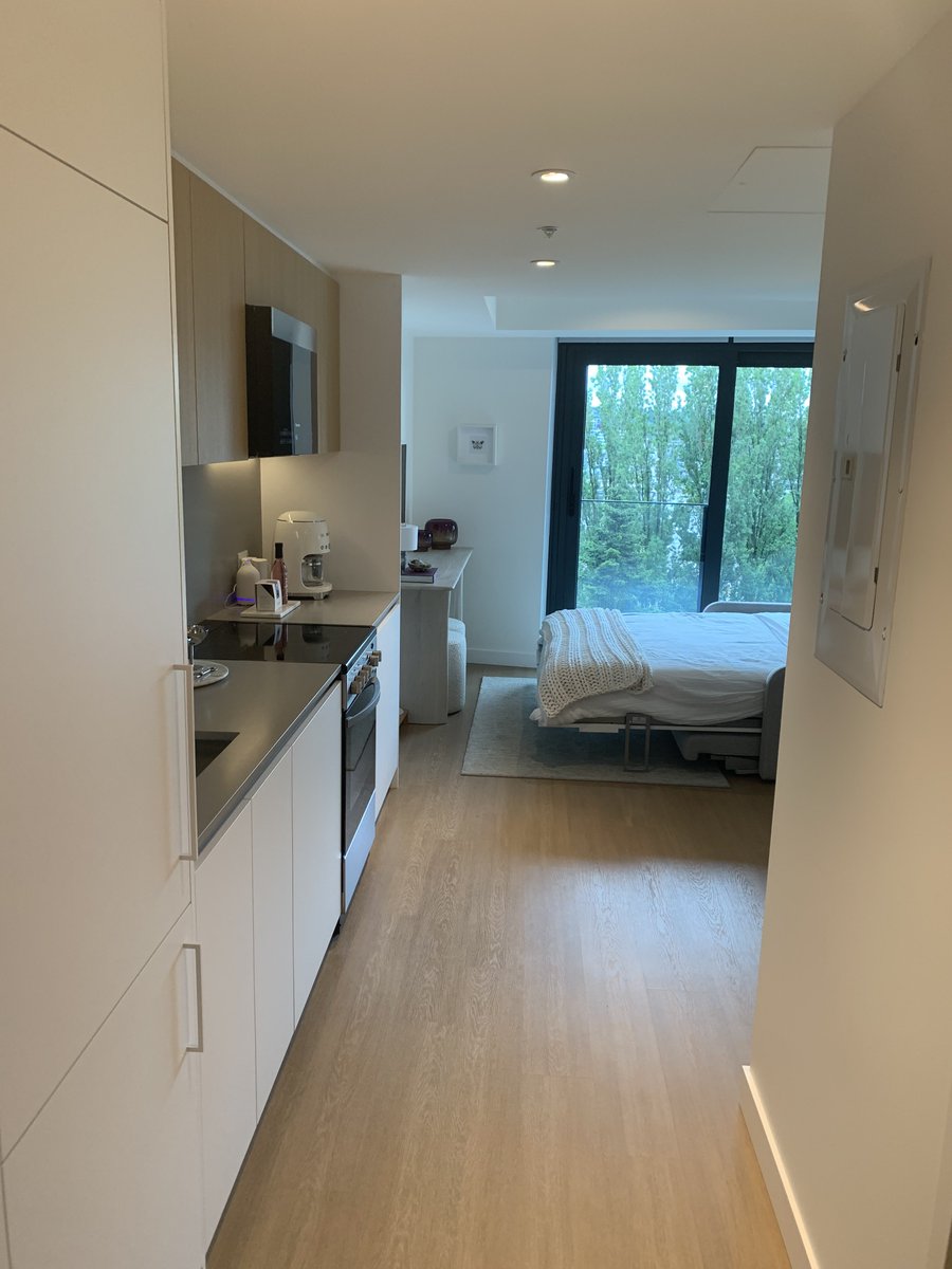 Howard__24's tweet photo. This is the studio unit. Around 310 SF. Murphy bed. https://t.co/hVVTfjGdz6