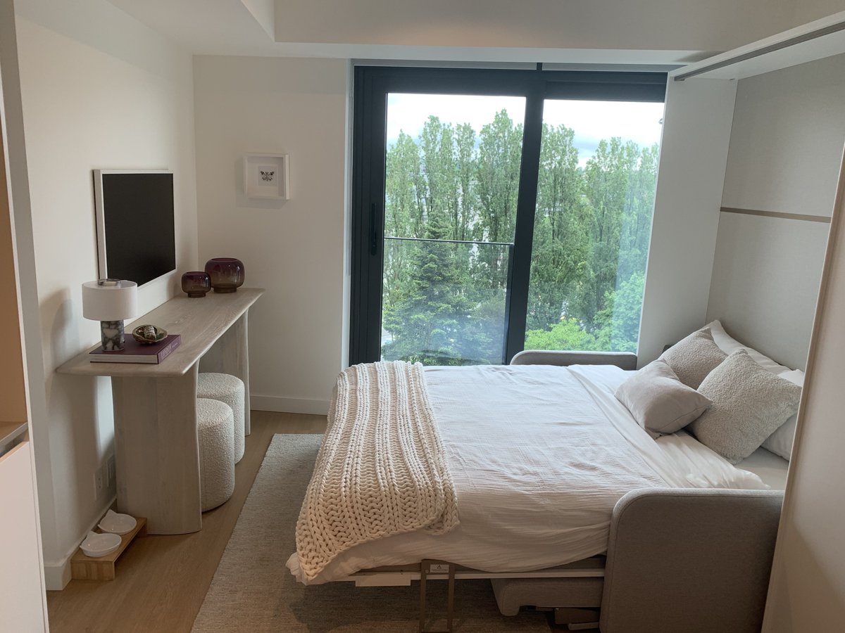 Howard__24's tweet photo. This is the studio unit. Around 310 SF. Murphy bed. https://t.co/hVVTfjGdz6