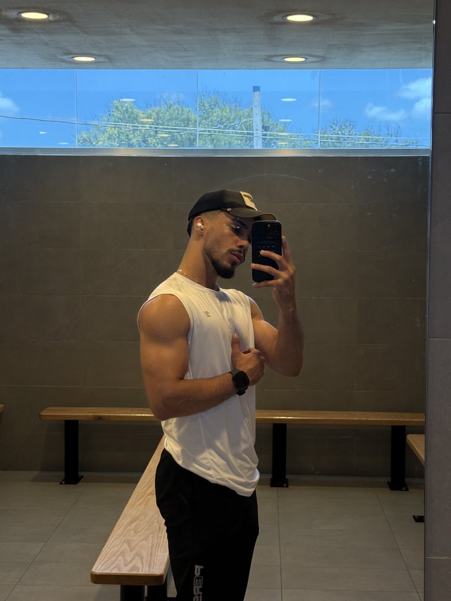 Leon 🦁 tweet media