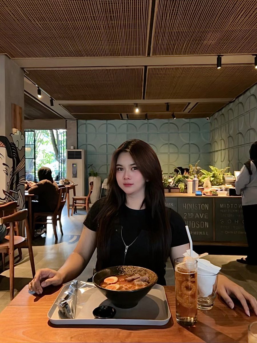 BooAPeak's tweet photo. Day 1 live after breakup 🏳️ https://t.co/GH2XysoRpO