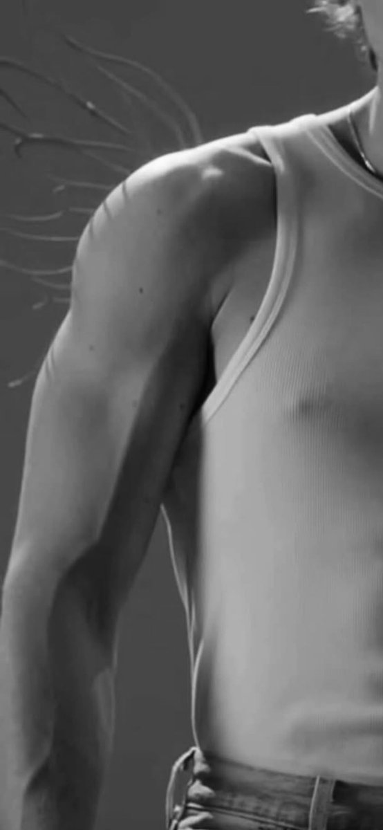 voltsemi's tweet photo. the vein….lord have mercy https://t.co/SlcmoddaF9