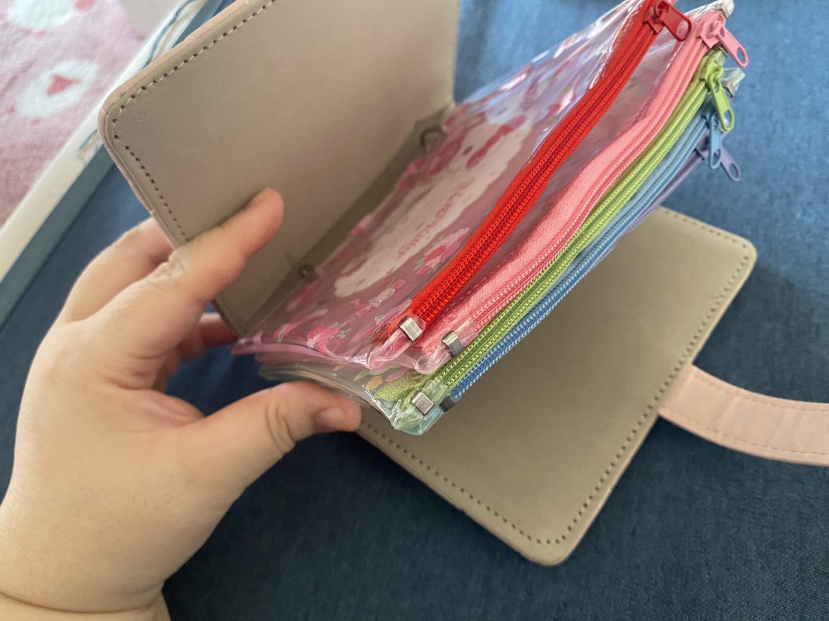 ___Rimom2's tweet photo. でも推しグッズとか、メモとかシール帳にも出来そうだし使い方次第ではバズりそう！！私が知らないだけでもう既にバズってたりして… https://t.co/SzPXFMv4an