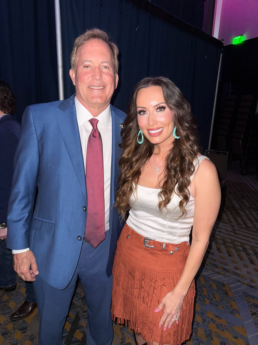 Sara Gonzales tweet media