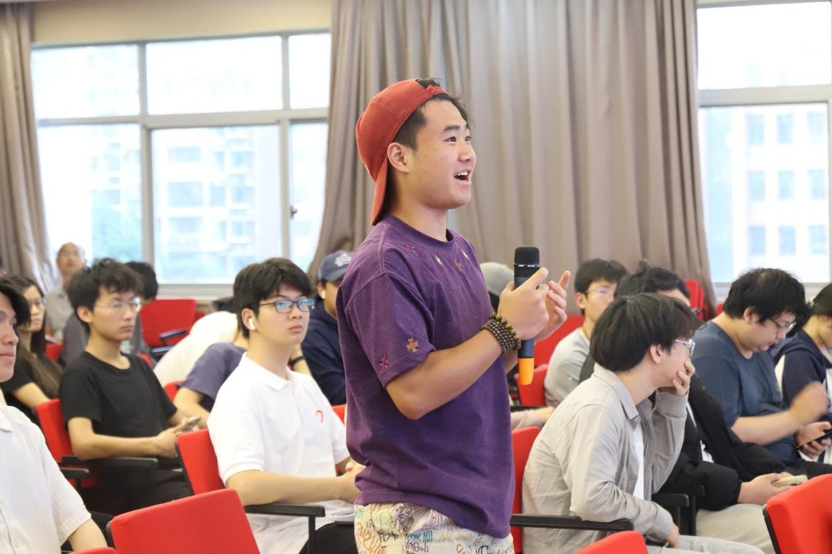 hongda_guoji's tweet photo. On May 20th, Xie Shoudong, General Manager of Hongda International, was invited back to his alma mater, Central South University. He attended the Wenqu Corridor · CSU Alumni Talk and delivered a keynote speech
#Hongda #Mining #CentralSouthUniversity https://t.co/Y1x3QqnuWS
