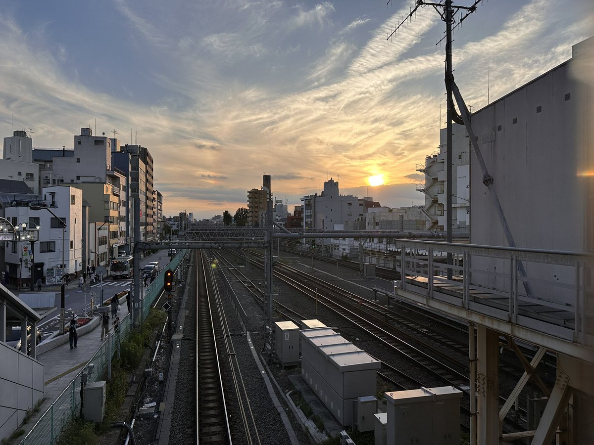 taisyoda's tweet photo. 夕焼け小焼け…。 https://t.co/1ANrantGqQ