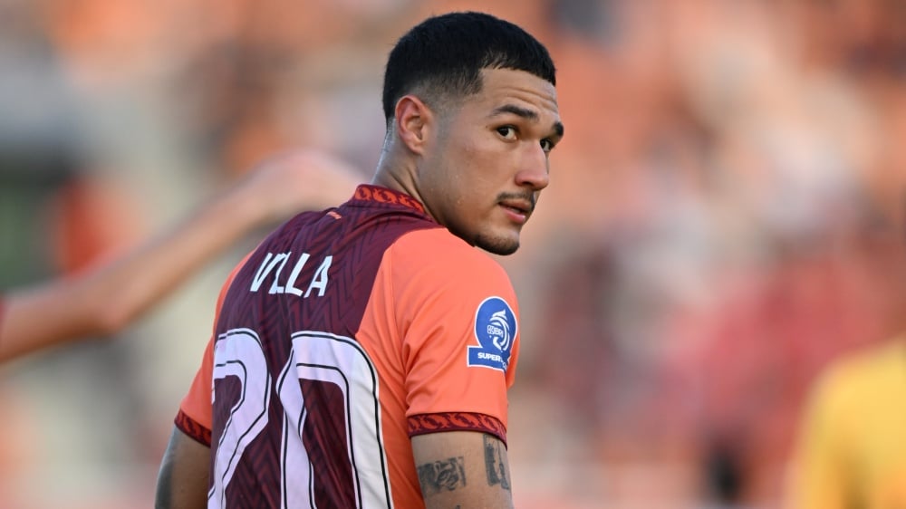 gilabola_ina's tweet photo. BERITA TRANSFER: 🇨🇴JUAN FELIPE VILLA (26/AM) STAY DI BORNEO FC.🟠

Juan Villa dipastikan tetap menjadi bagian dari skuad Pesut Etam untuk musim 2026/27 setelah manajemen Borneo FC resmi mengambil keputusan untuk mempertahankan sang pemain.

Gelandang serang asal Kolombia tersebut menjadi bagian penting di skuad Borneo FC musim ini. 

Statistik Juan Villa musim 2025/26
👕 31 pertandingan
⚽ 13 Goal
🅰️ 9 Assist

📝fabrizioasia_