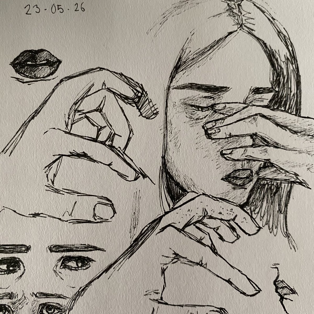 blurzzvx's tweet photo. midnight sketches #sketch #sketchbook #art #sakurapen #pen #drawingsㅤㅤ https://t.co/gz9zEemmIy