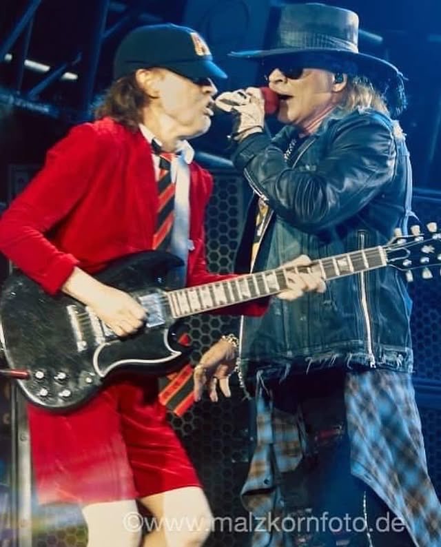 gnreternobr's tweet photo. 26 de maio de 2016, show do @acdc com Axl Rose nos vocais no Volksparkstadion, Hamburgo, Alemanha 🇩🇪 #acdc⚡️#axldc #axlrose
📷 Malzkorn foto https://t.co/xsIQMSjkh2