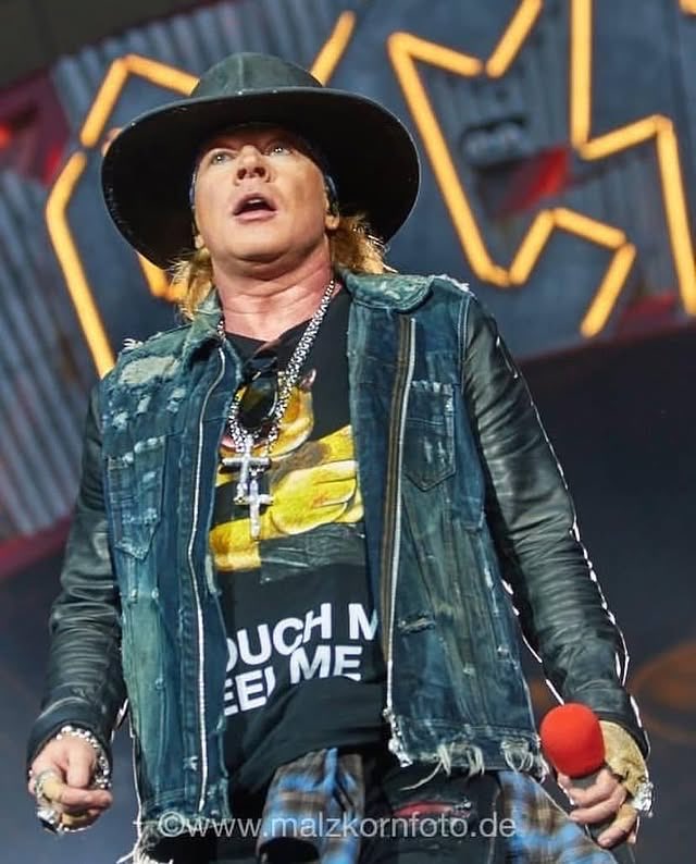 gnreternobr's tweet photo. 26 de maio de 2016, show do @acdc com Axl Rose nos vocais no Volksparkstadion, Hamburgo, Alemanha 🇩🇪 #acdc⚡️#axldc #axlrose
📷 Malzkorn foto https://t.co/xsIQMSjkh2