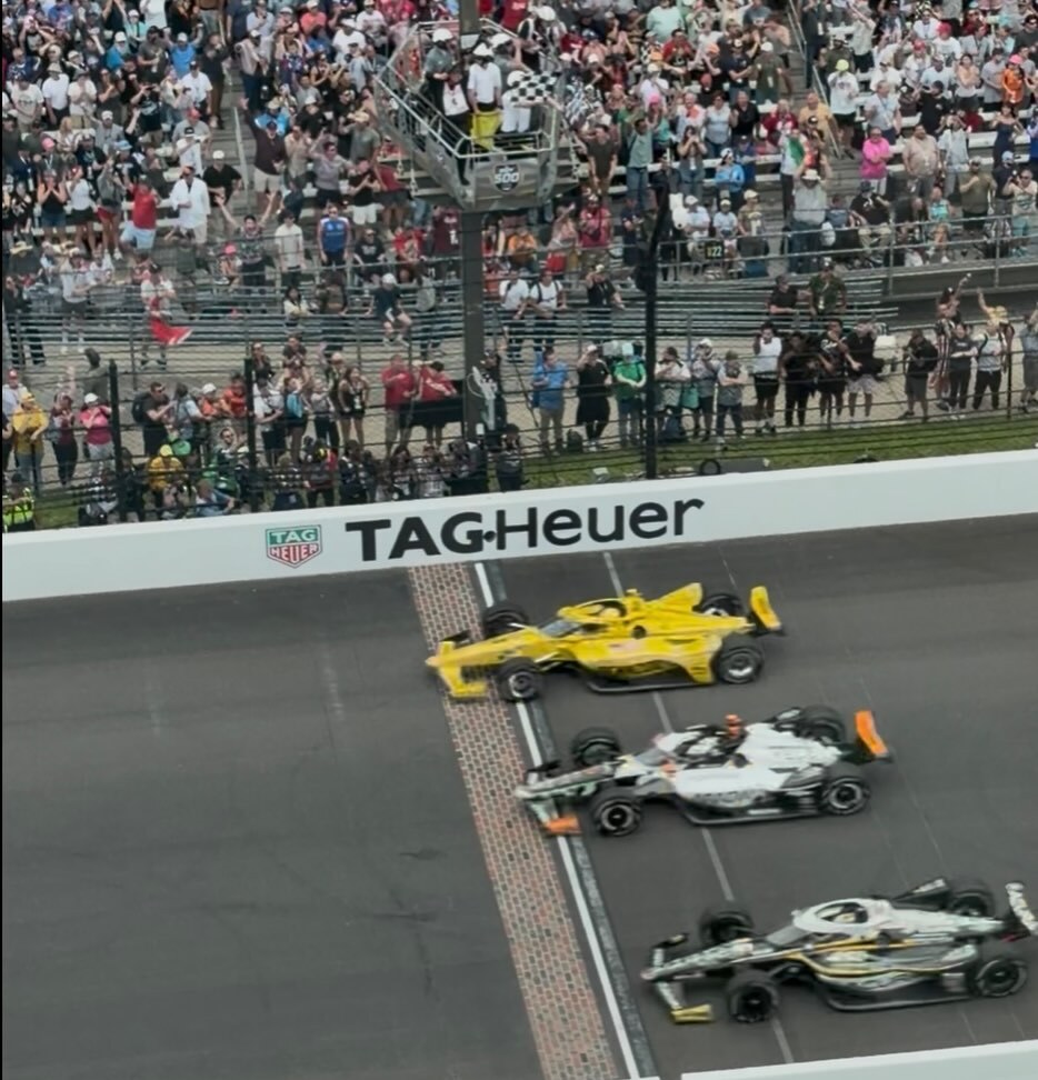 JonathanESmith's tweet photo. For all the talk about the closest finish in #Indy500 history, not much has been said about how close 3rd, 4th, and 5th were. They were much closer together than first and second. Here’s the photo I took. https://t.co/jSCEK69QrJ