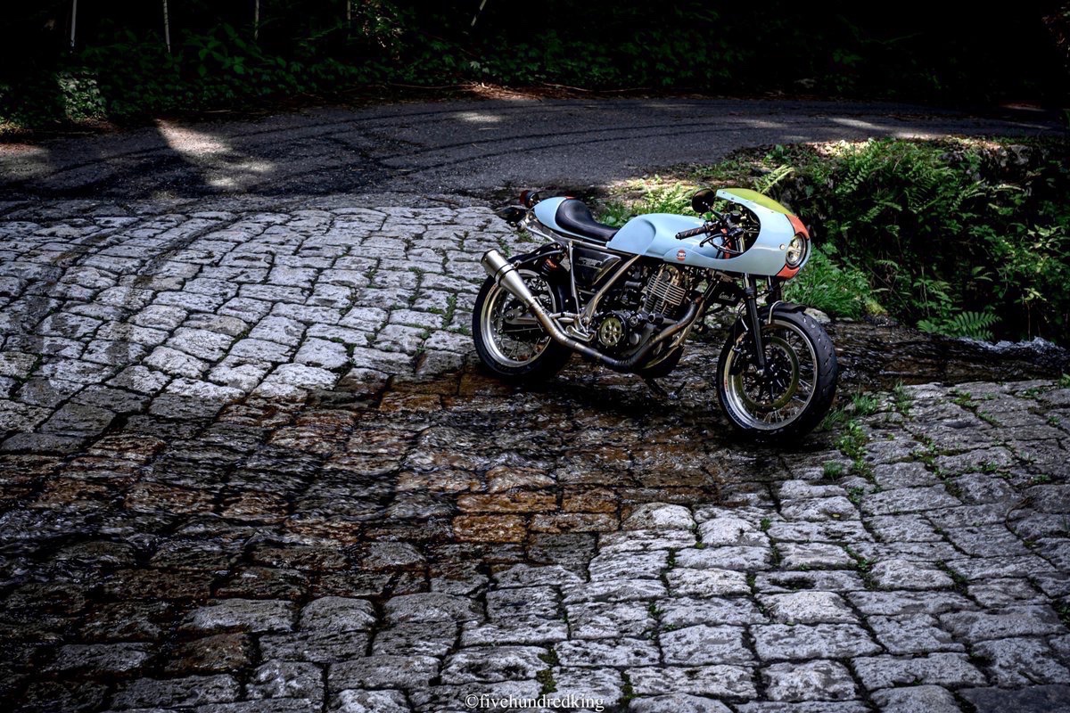 fivehundredking's tweet photo. #これがこうなる 
#毎月1日は単気筒の日 

▷https://t.co/S80mUgSNjS

#SR400 https://t.co/dezoUq3m7M