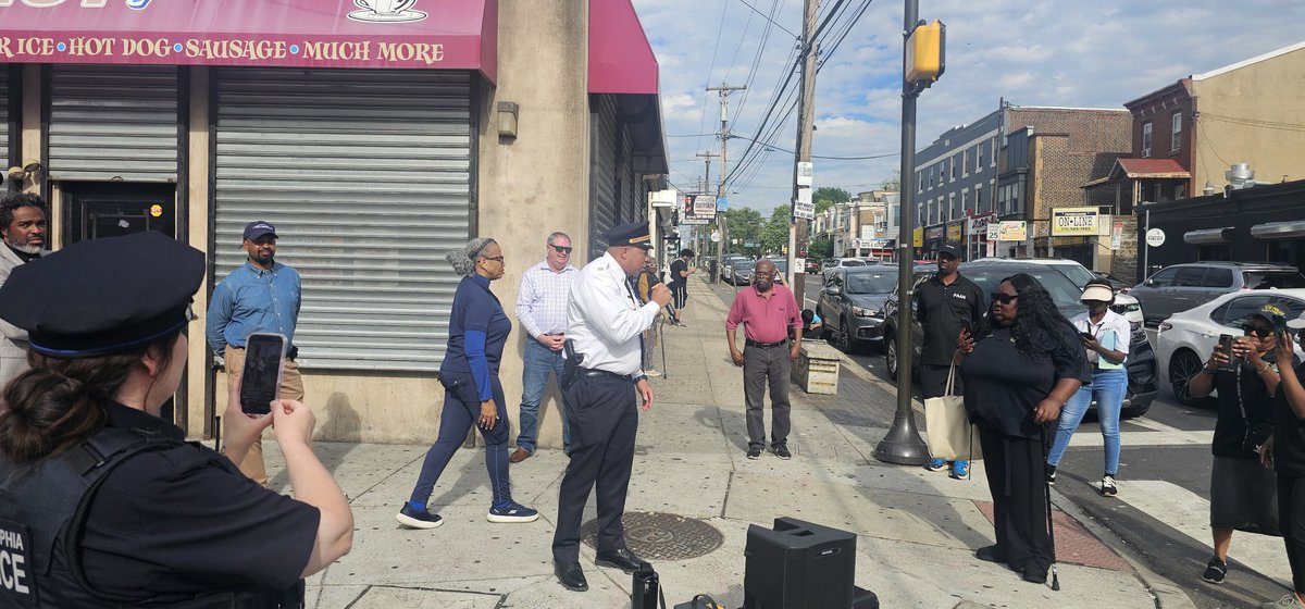PPD35Dist's tweet photo. Today, the 35th District along with Division of Safe Neighbors held a Peace Rally at 5th and Olney Ave. 

This Rally was in collaboration with city partners and community members to help bring neighbors together and help make our community safer place.

@PPDComPrtBureau https://t.co/2TBZv9cf9C