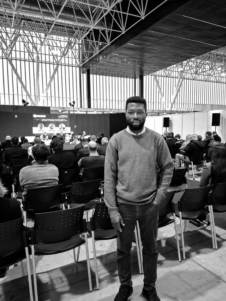 Eboh_FN's tweet photo. During my conversation with a SOC Analyst at the CBC conference 2025, he jokingly said
"your job as a security analyst is to ensure that your firm doesn't appear on the news for the bad reason"
&amp; I added,
"but if it does, your job is to ensure it doesn't stay there for long."😊 https://t.co/HAhDc1EeBv