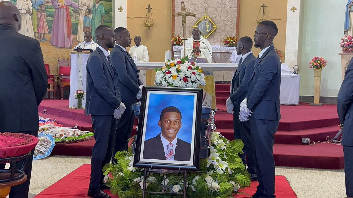 ChimpReports's tweet photo. Timothy Magambo was a Young Man of Remarkable Potential – PS Bagiire 
#ChimpReportsNews @Hon_Bagiire @Tom_Magambo 
https://t.co/cbbTrKIbBu https://t.co/djcnp3M5P7