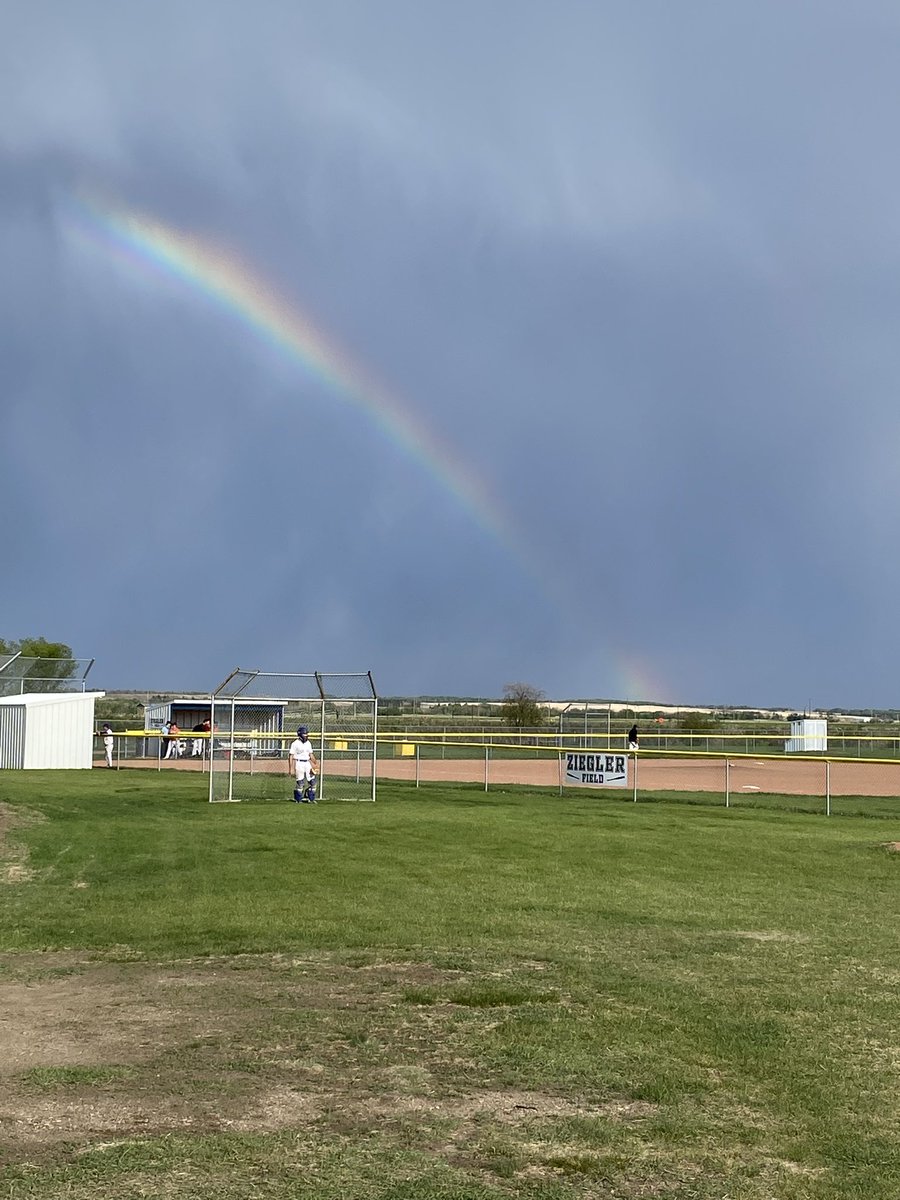 MennoKnight87's tweet photo. Beautiful rainbow over Ziegler Field tonight. It’s a battle of the unbeaten as the 2-0 @Rosalindsports visit the 3-0 @VegrevilleJays. #PowerlineBaseballLeague https://t.co/zXWYEFLIpE