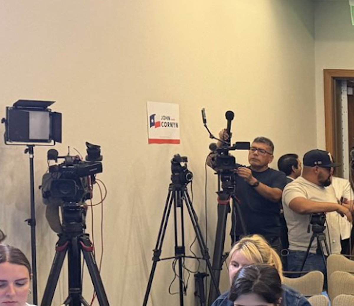 douglandry's tweet photo. tag yourself 

i'm the single, solitary, sad placard on the wall, keeping watch over the ignominious end of John Cornyn's political career https://t.co/dWAkyXLN8N