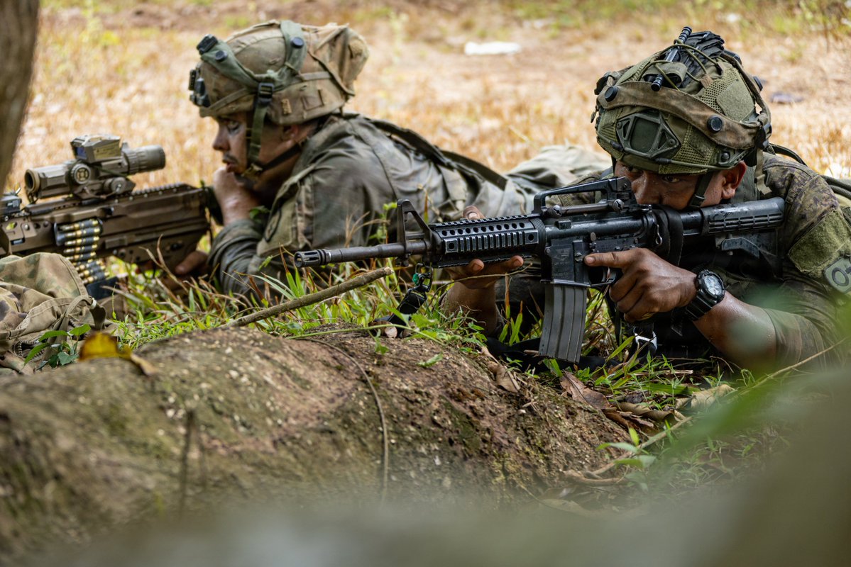 U.S. Soldiers assigned to 25th Infantry Division engage OPFOR during the Joint Pacific Multinational Readiness Center Exportable Exercise at Fort Magsaysay, Nueva Ecija, Philippines. OPFOR is a military unit that simulates an enemy during training exercises that are used to https://t.co/3bo5VxxAcN