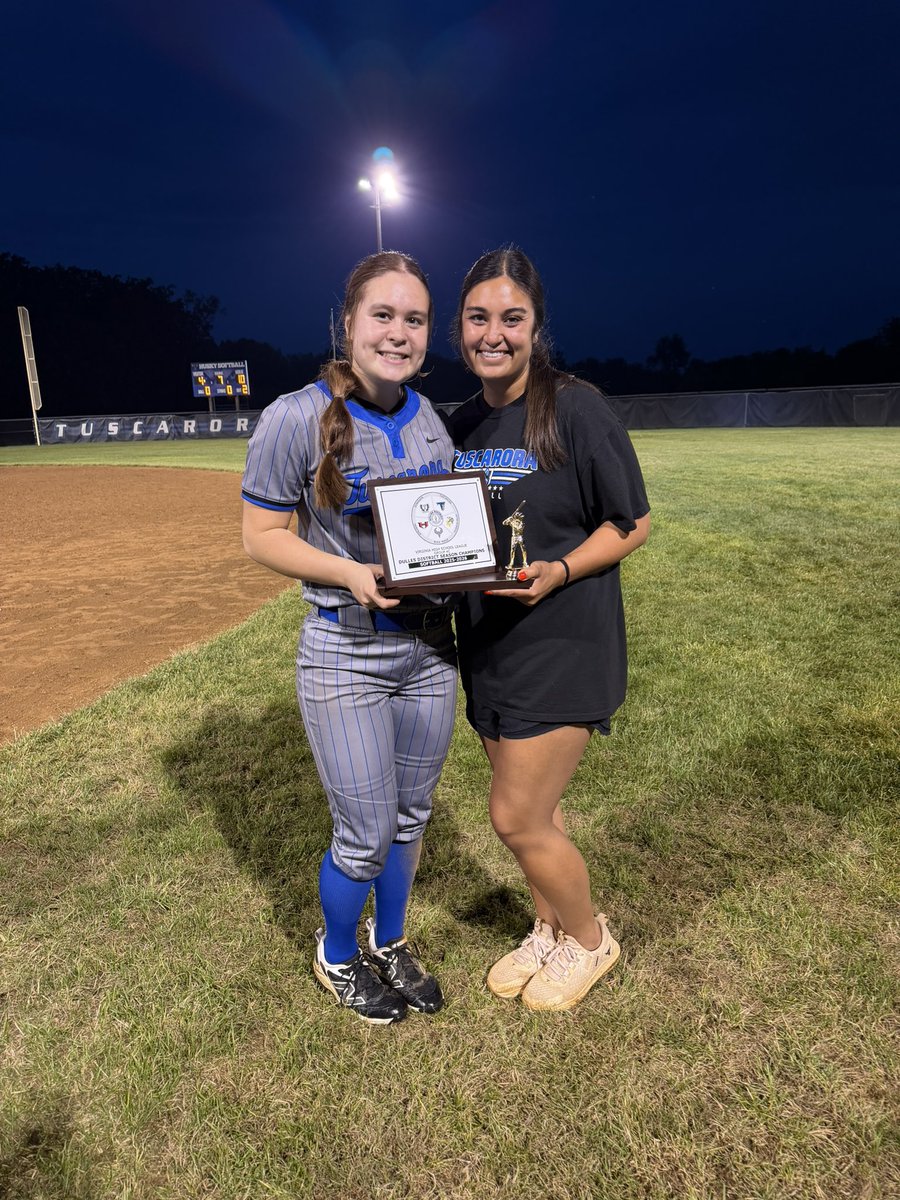 sophwools's tweet photo. Your 2026 Dulles District Champs 💙 @tuskysoftball https://t.co/8qp3MpJOo6