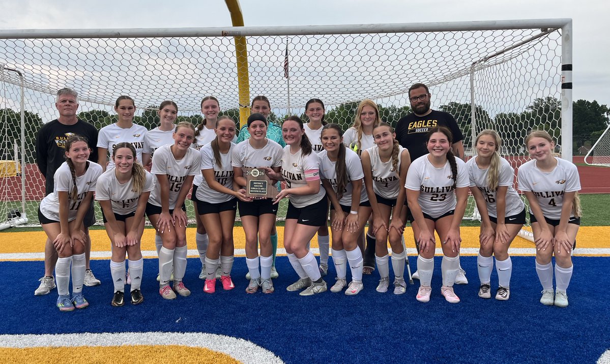 Sullivan_HS's tweet photo. Every team knows the games eventually end, and tonight our season came to a close in the C2D4 Championship. This group gave everything they had all season long. We could not be more proud of them as players, but even more as family. Thank you, Ladies, for an unforgettable season! https://t.co/OGHyZhWEEt