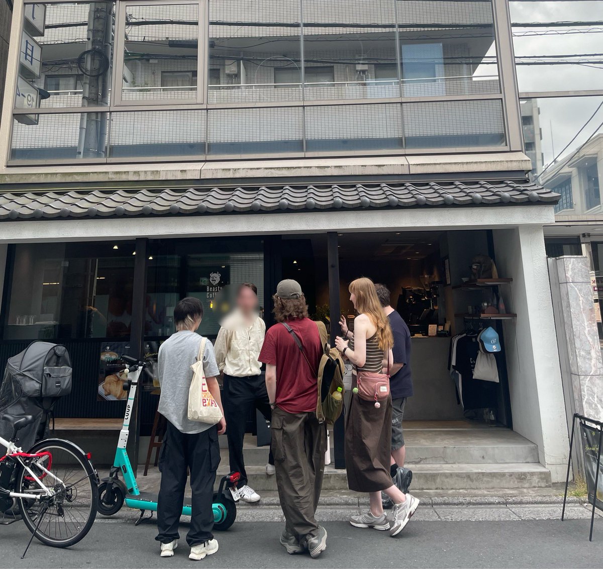 mtu__y's tweet photo. 混んでるカフェ外国人しかいないあるある☕️抹茶のお店今日はめずらしく空いてた🍃 https://t.co/jOYlFuvlkg