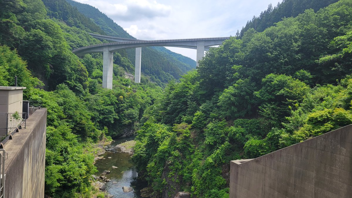 hide3999's tweet photo. そして今日はその時通りがかって気になった滝沢ダムへ🚗 https://t.co/OA5vGcjJnL