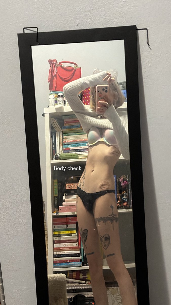 soso_ed24's tweet photo. Fatty ass bitch https://t.co/riIOOOEg3H