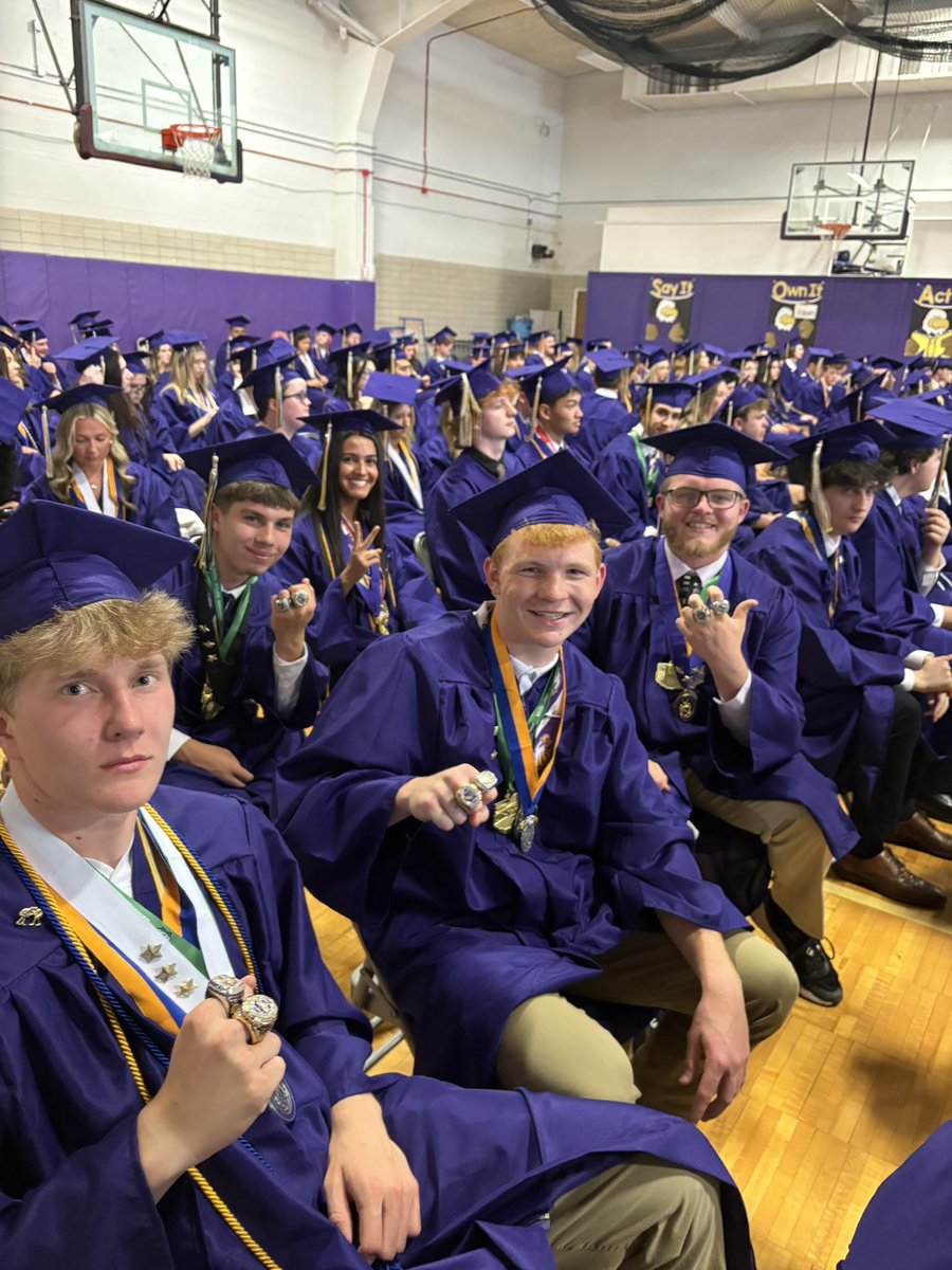 coach_elderm's tweet photo. Congratulations Class of 2026!  (44-2) 3 SWC, 3 Regional and 2 OHSAA DII State Championships! 🏈🇺🇸🦅 #ItsA... #B2B #OnceAnEagle... https://t.co/MVeHwCgu9A