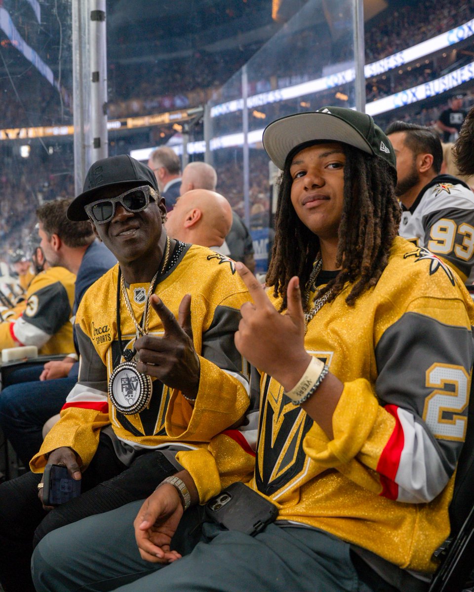 NHL's tweet photo. We've got @FlavorFlav in the house for Game 4! ⏰ #StanleyCup

🇺🇸: @espn
🇨🇦: @Sportsnet &amp; @TVASports https://t.co/9kT4M5pf07