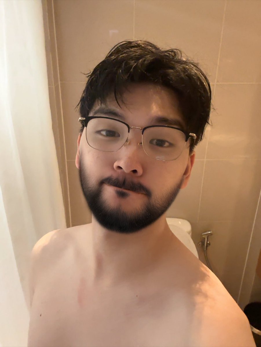 ZaxyWaxyPh's tweet photo. surprisingly, I look nice as a bear 🤔 https://t.co/gZwlFPfGPb