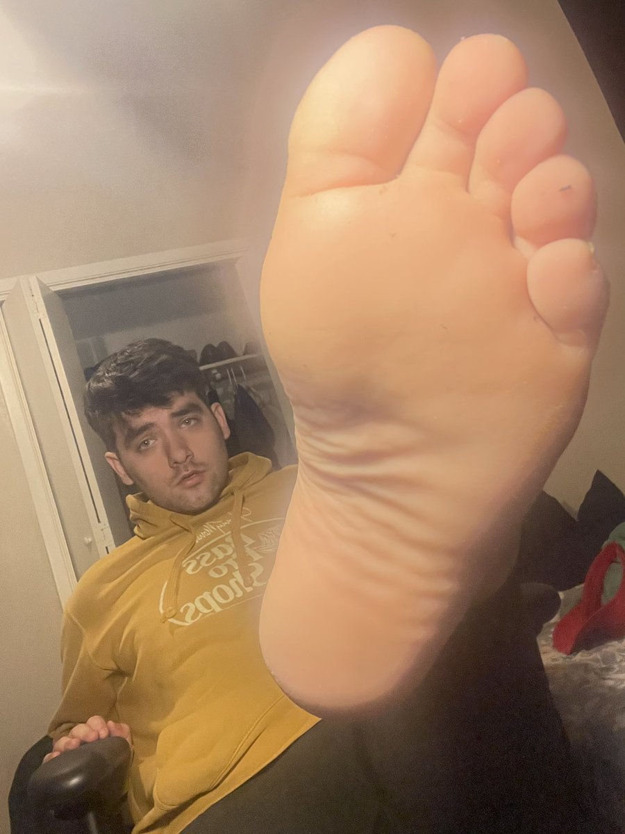 ya foot boi tweet media