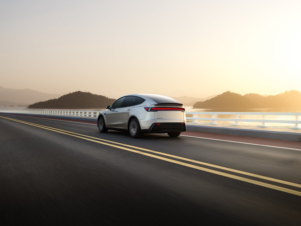 Tesla Asia tweet media