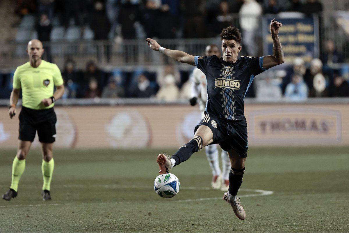 RinconMLS's tweet photo. 🔍 Jovan Lukic (24|🇷🇸), volante de Philadelphia Union, INTERESA en el Leeds United 🏴󠁧󠁢󠁥󠁮󠁧󠁿 y en el Celta de Vigo 🇪🇸. 

✈️ De ambos equipos, el destino favorito del serbio es el conjunto que milita en la Premier League. 

ℹ️ @Sportsboomcom https://t.co/rCssjFfwa5