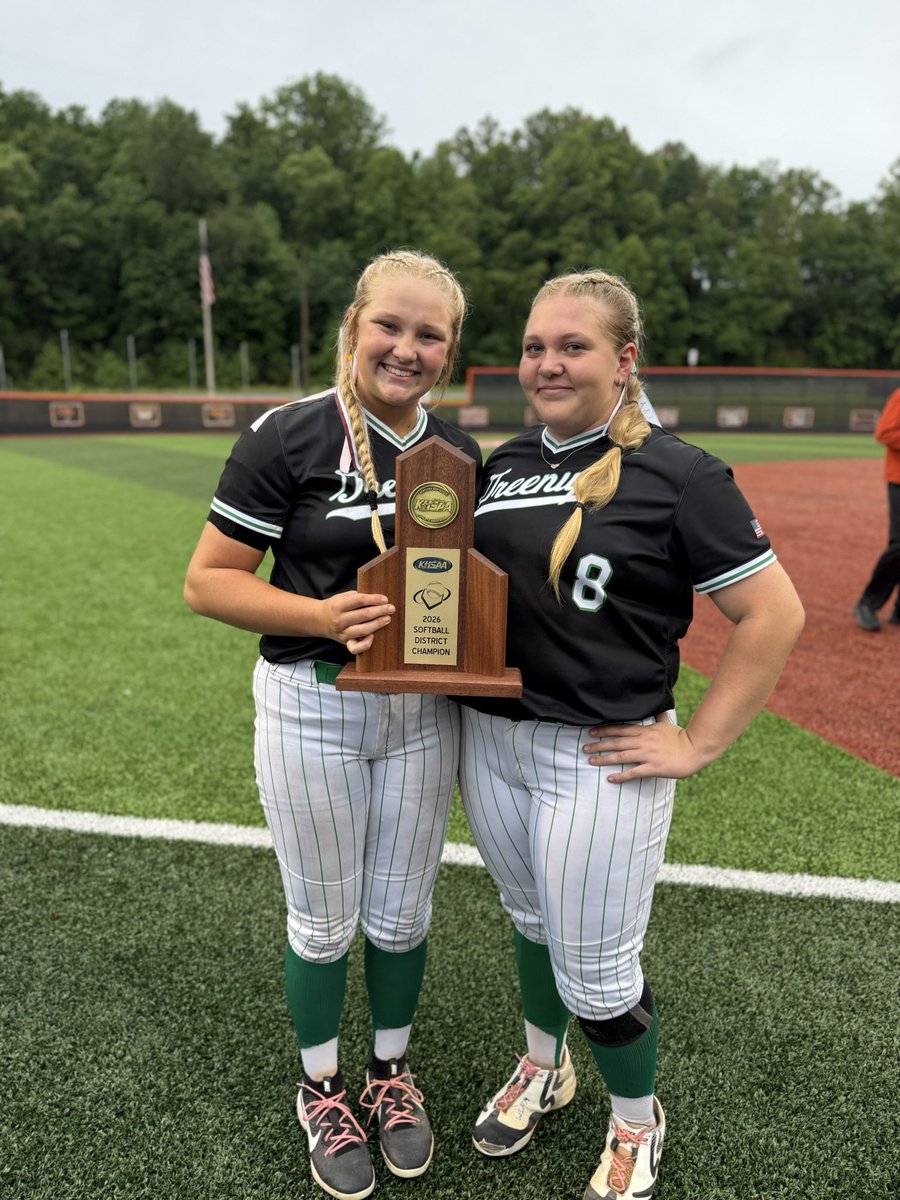 jaylenjjcooper3's tweet photo. I wanted to hit but stayed disciplined at the plate to take the walk which put my sister over the plate for the win!  Back to Back District Champs!  So proud of my team.  We had a winning season, undefeated in district play for the season too. @LineDsoftball @BeThatPlayer1 @PrepSoftball @D1diamondreport @ExtraInningSB @SZ_SB_Recruits
